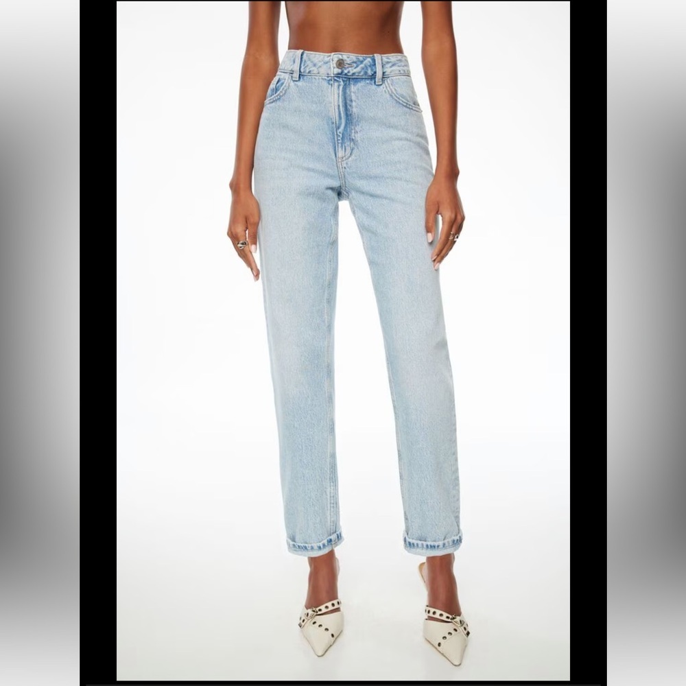 Dynamite Claudia Light Wash Mom Jeans Size 26 Size 2 Straight Leg Vintage — image 2 of 8